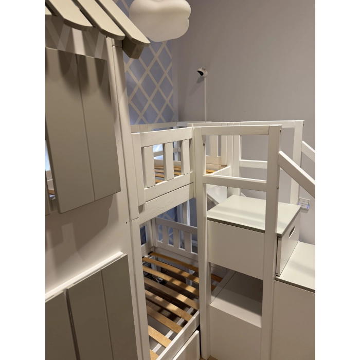 Łóżko piętrowe domek dla dzieci – konstrukcja z dachem